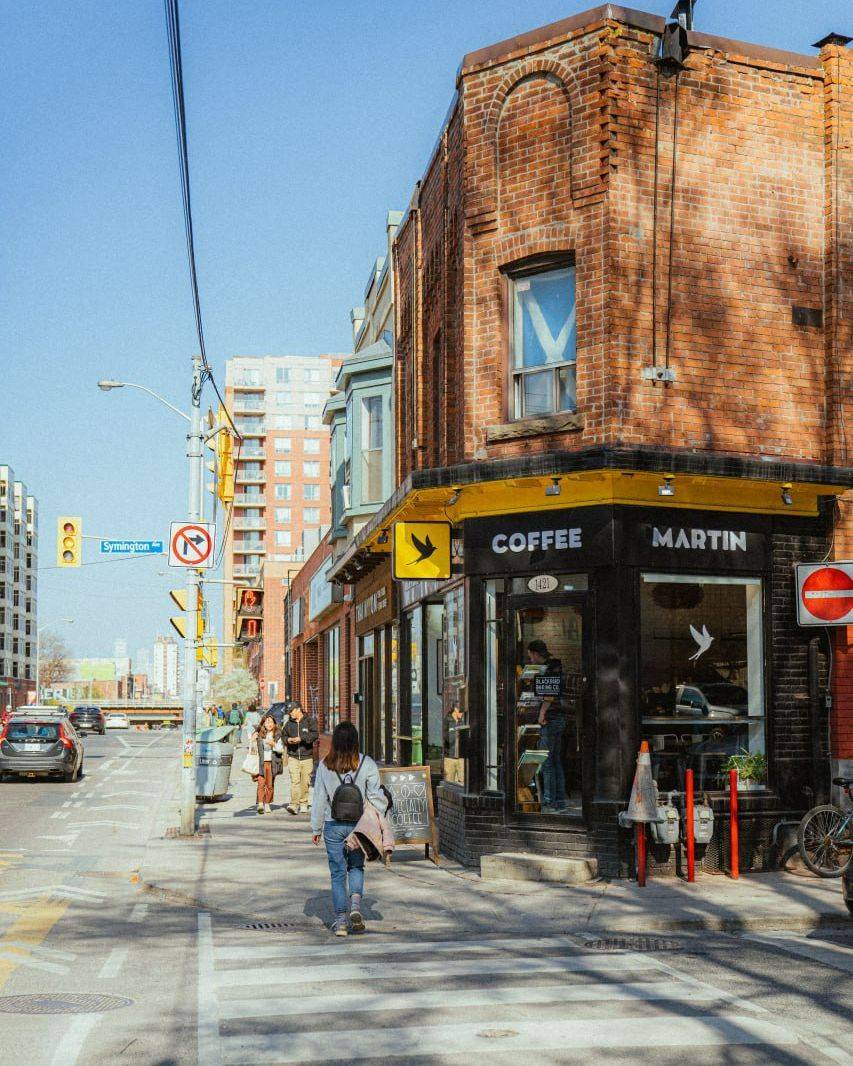 Toronto C01, ON M6P 3L4,1421 Bloor ST W