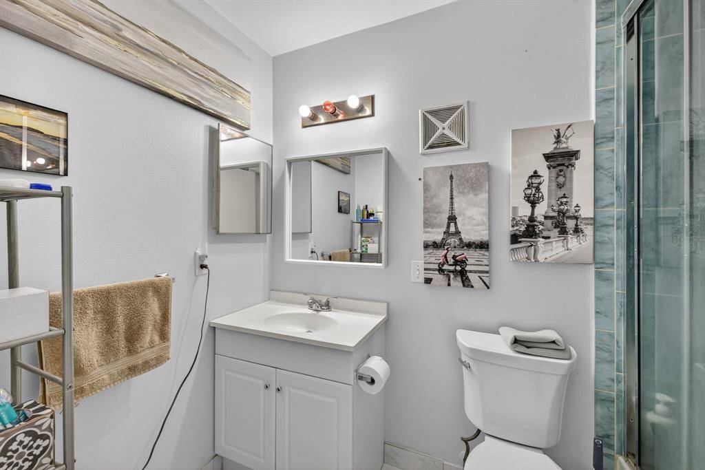 Tamarac, FL 33321,8400 Lagos De Campo Blvd #303