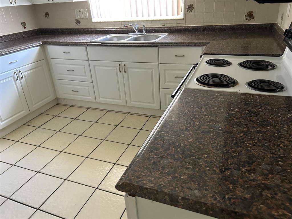 Fort Lauderdale, FL 33312,701 W Evanston Cir