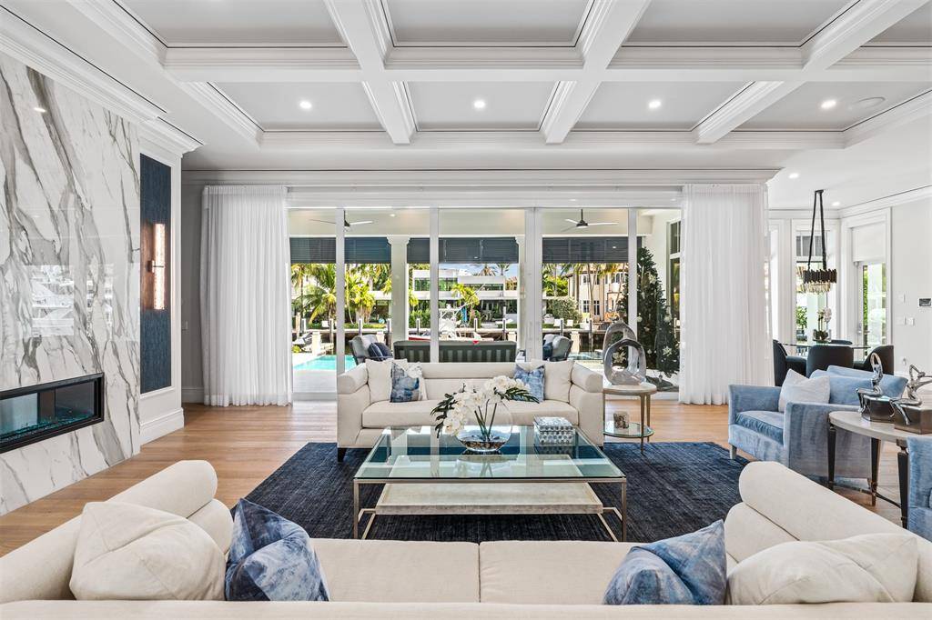 Fort Lauderdale, FL 33301,400 Coral Way