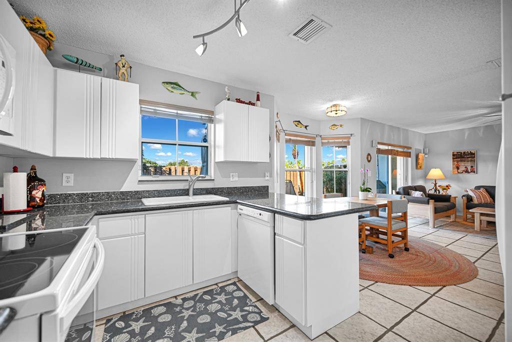 Davie, FL 33325,251 W Forest Oak Cir