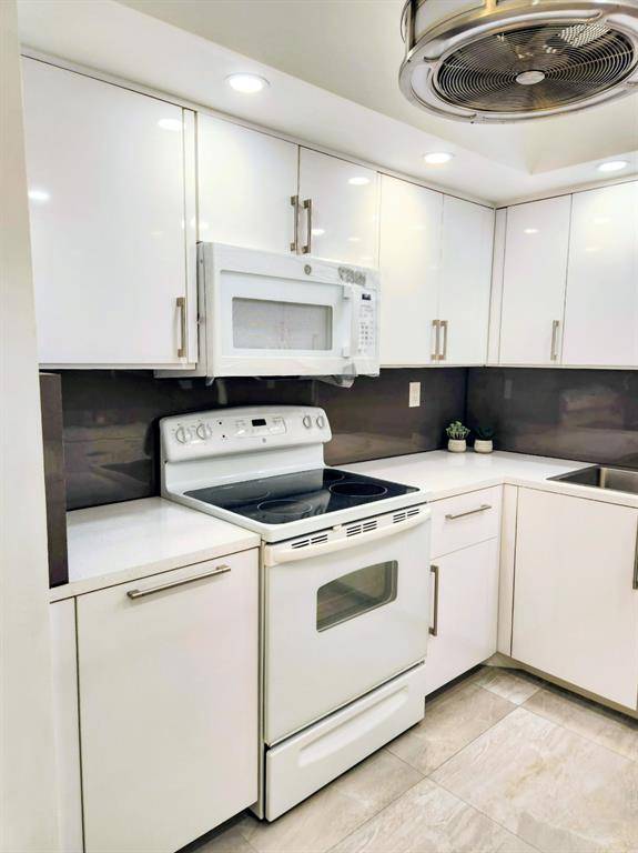 Boca Raton, FL 33433,6463 La Costa Dr #301