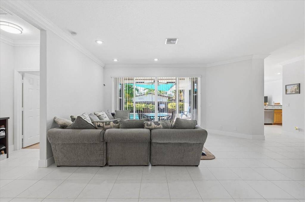 Deerfield Beach, FL 33441,517 SE 7th Ave