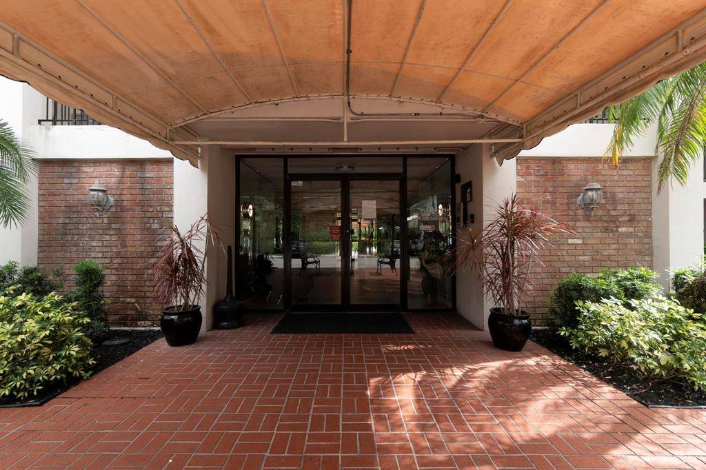 Pompano Beach, FL 33069,3000 N Palm Aire Dr #107