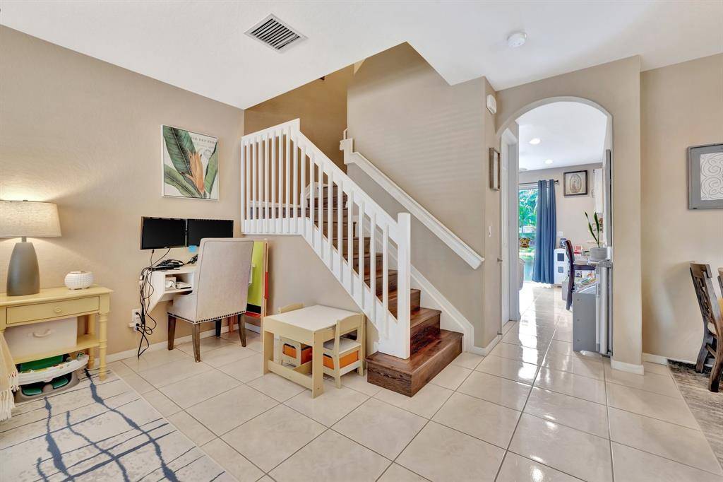 Tamarac, FL 33309,2851 W Prospect Rd #1209