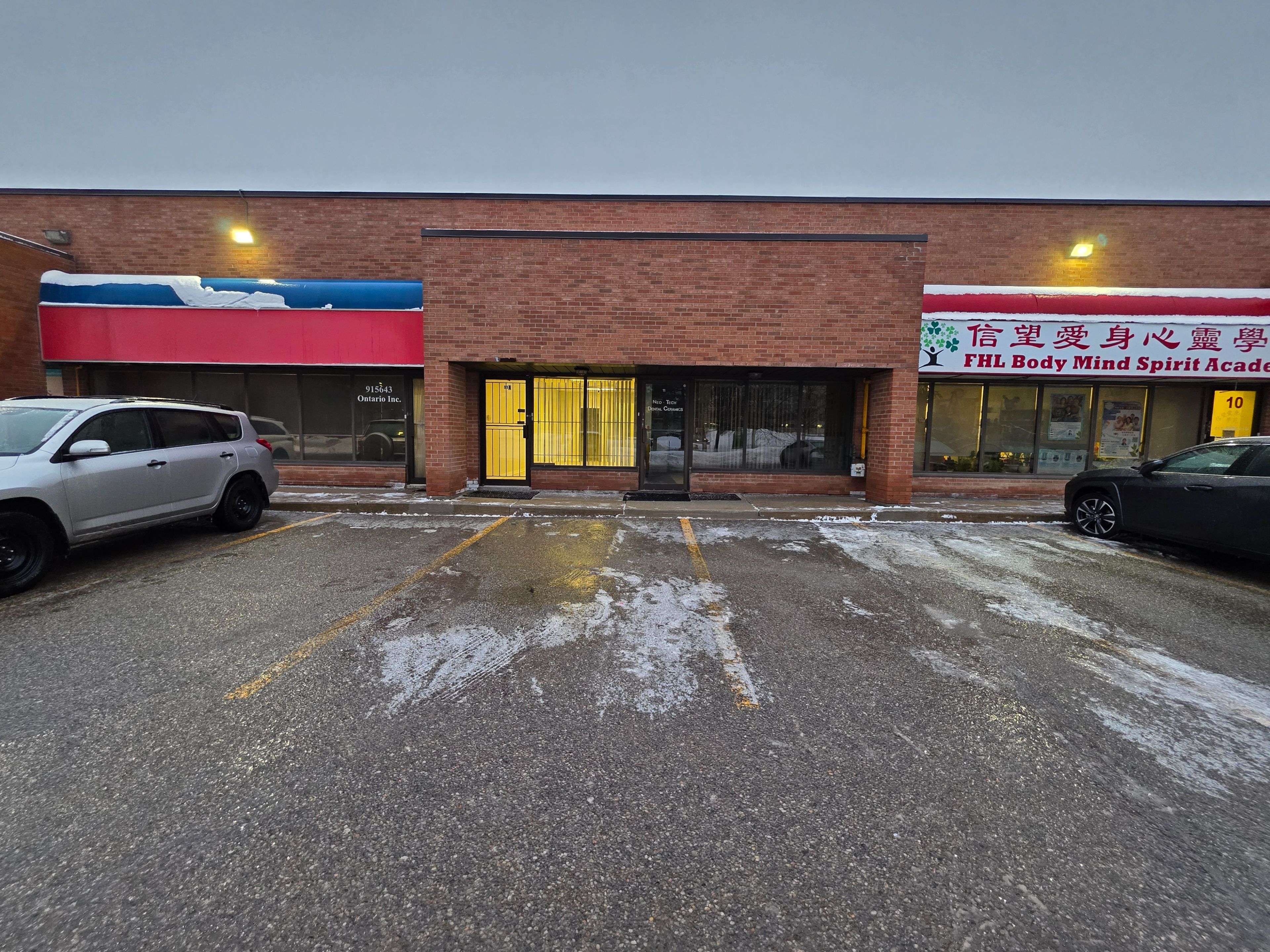 Richmond Hill, ON L4B 2N2,165 East Beaver Creek RD #11