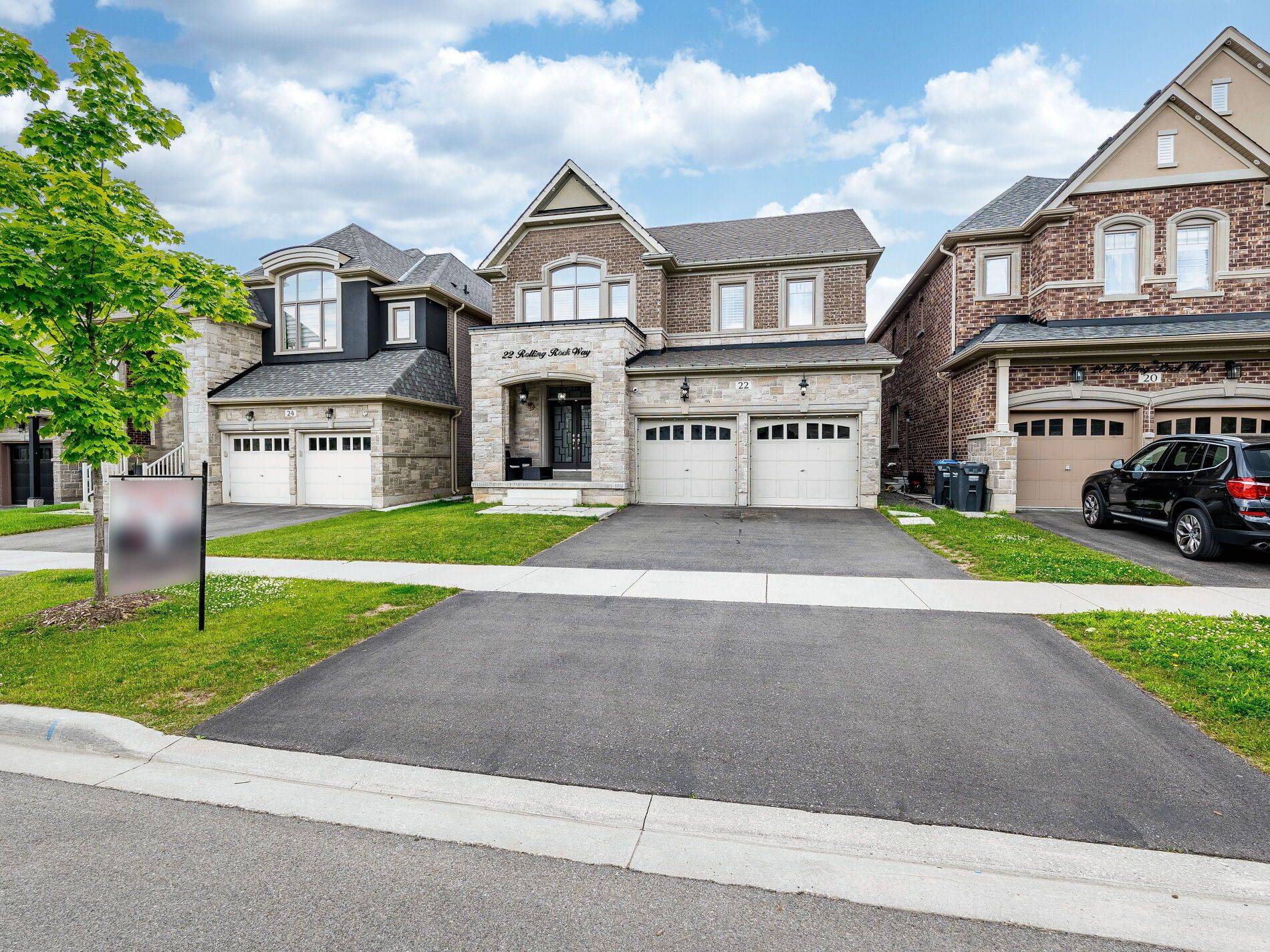 Brampton, ON L6Y 6H3,22 Rolling Rock WAY