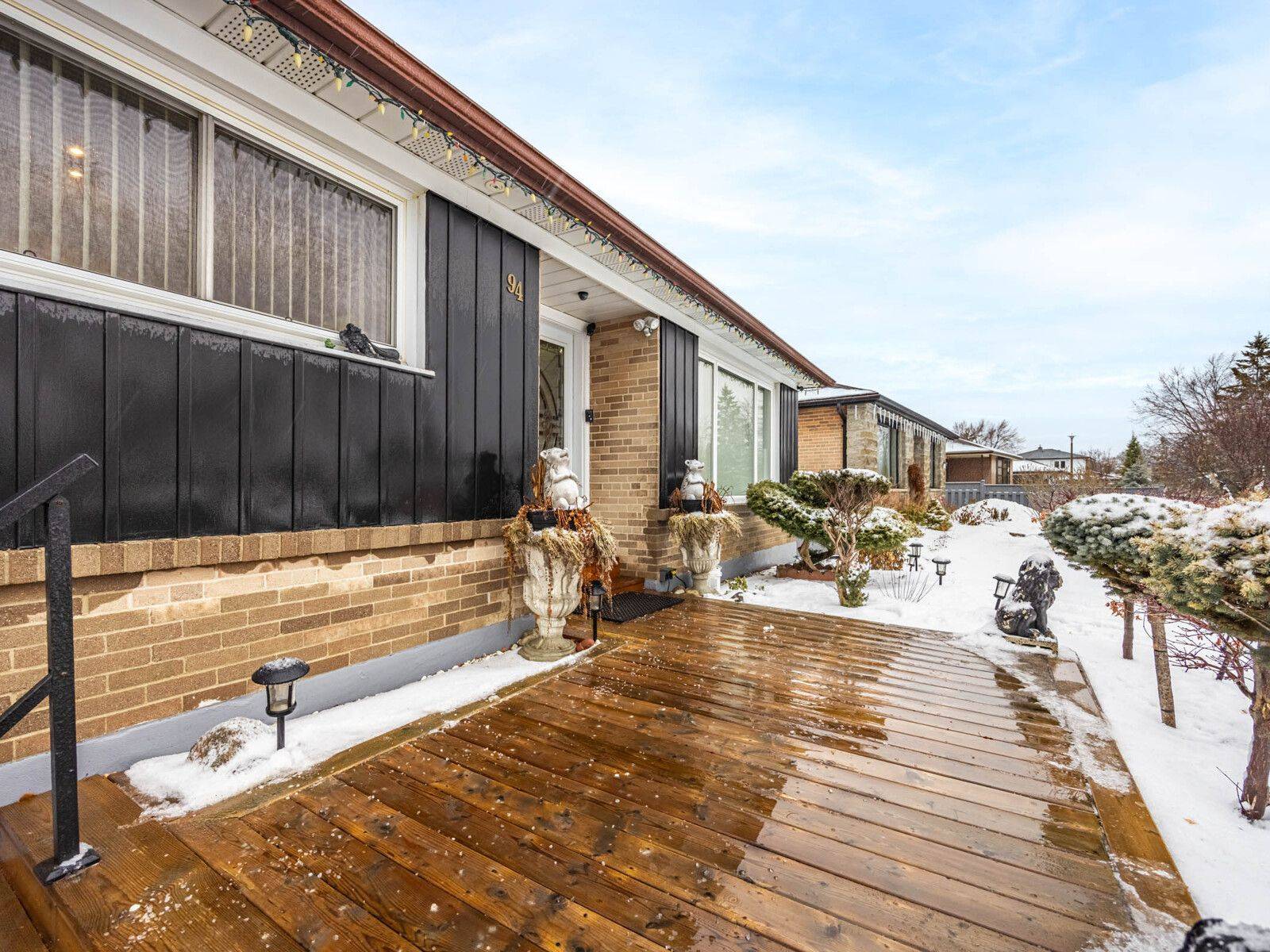 Toronto W10, ON M9V 3G5,94 Silverstone DR