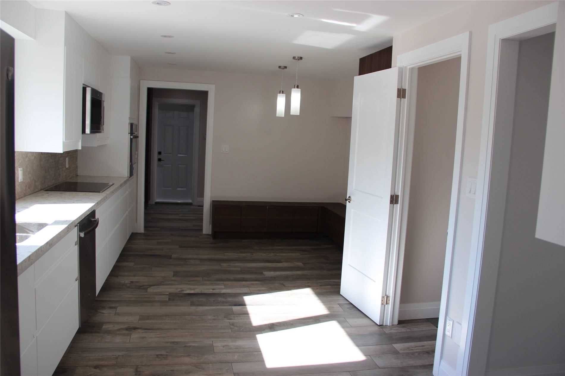 Mississauga, ON L4Y 3G5,3338 Lonefeather CRES