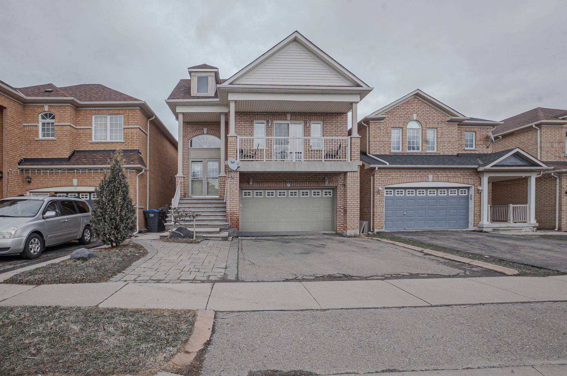 Brampton, ON L7A 3T2,19 Savita RD