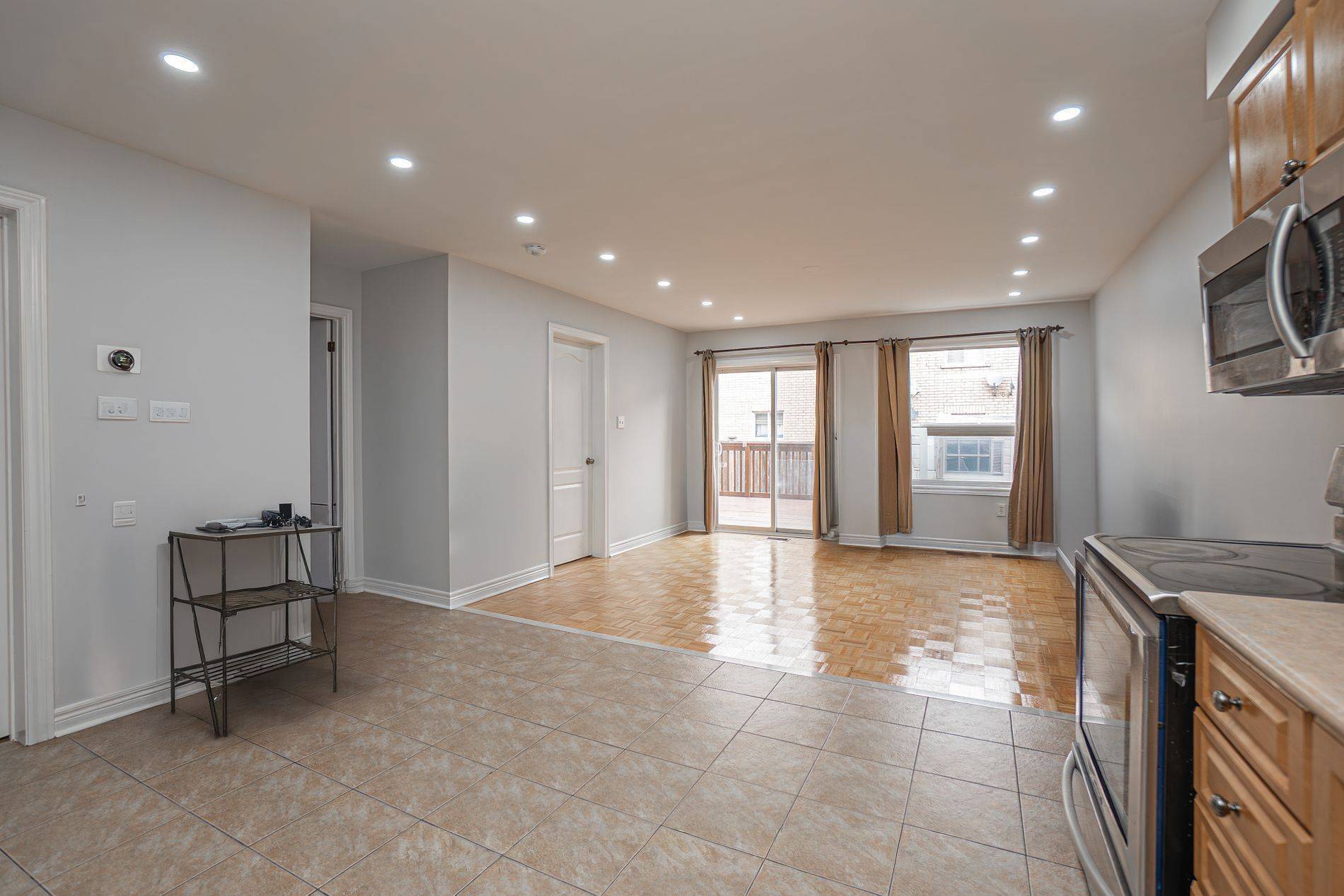 Brampton, ON L7A 3T2,19 Savita RD