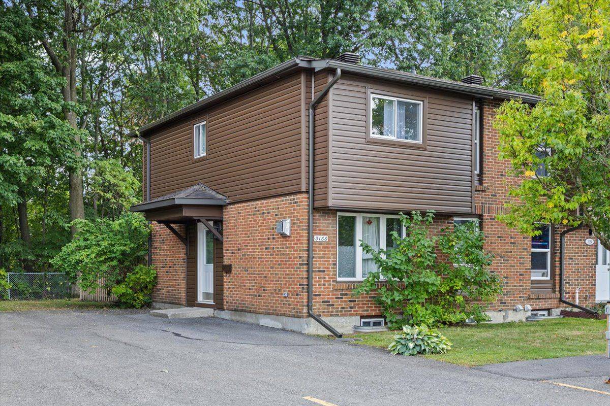 Blossom Park - Airport And Area, ON K1T 1S1,3166 Stockton DR