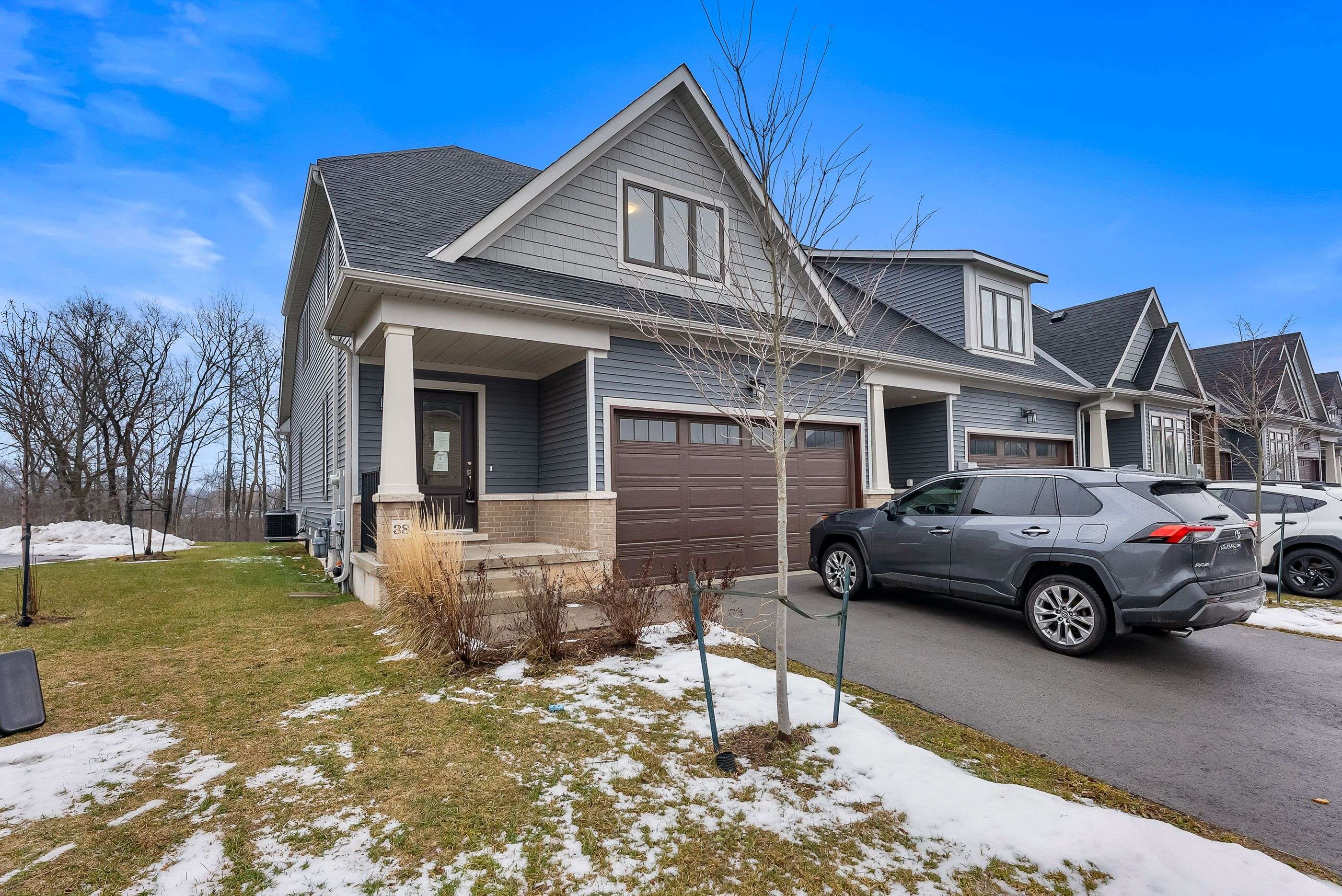 Niagara Falls, ON L2G 3K2,4311 Mann ST #38