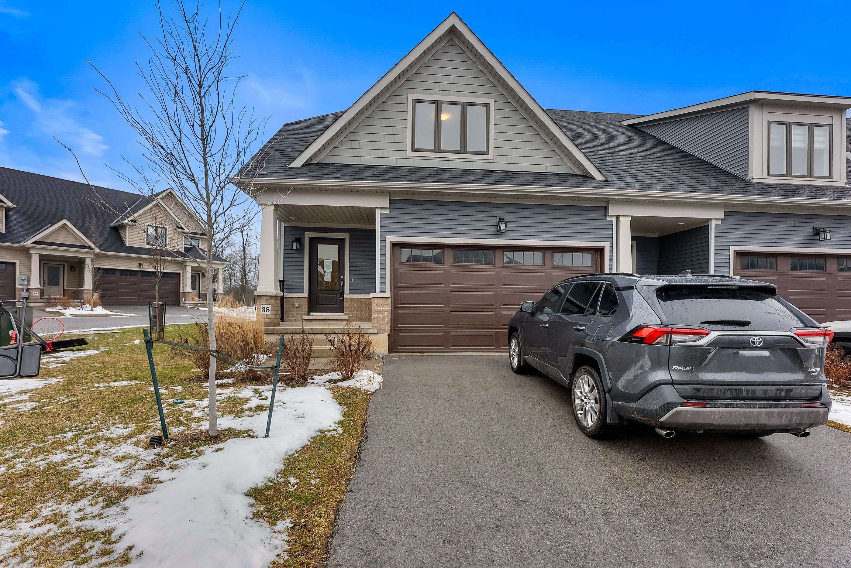 Niagara Falls, ON L2G 3K2,4311 Mann ST #38