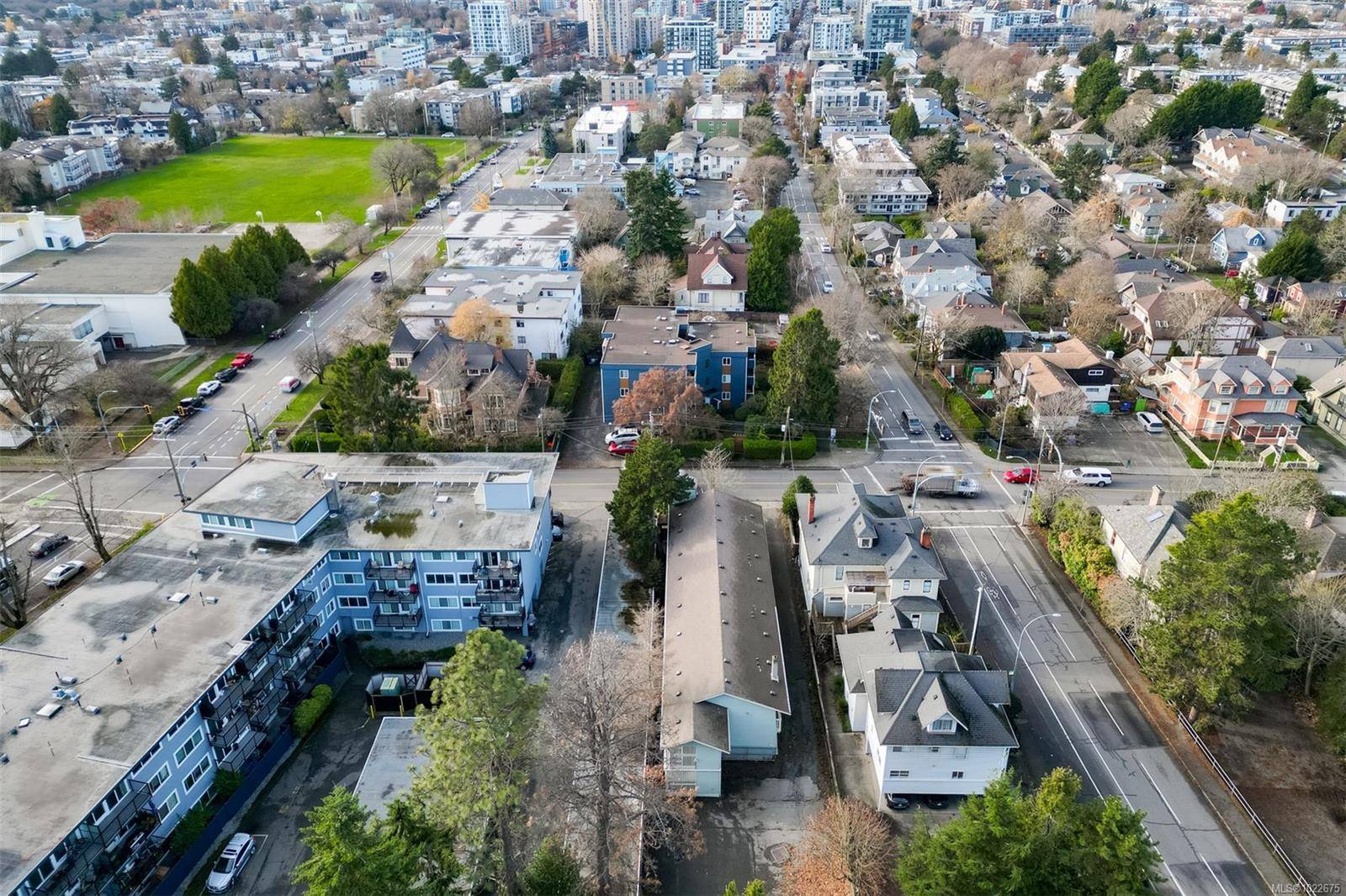 Victoria, BC V8V 4P5,1321 Fernwood Rd