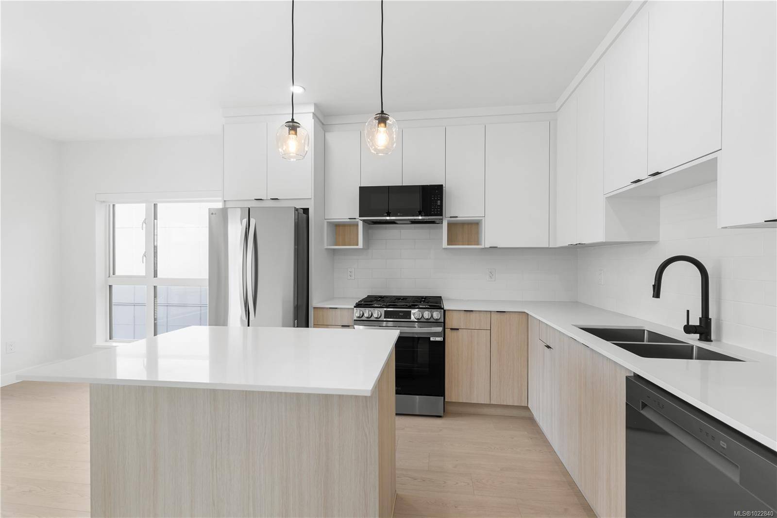 Langford, BC V9B 3R8,2629 Millstream Rd #417