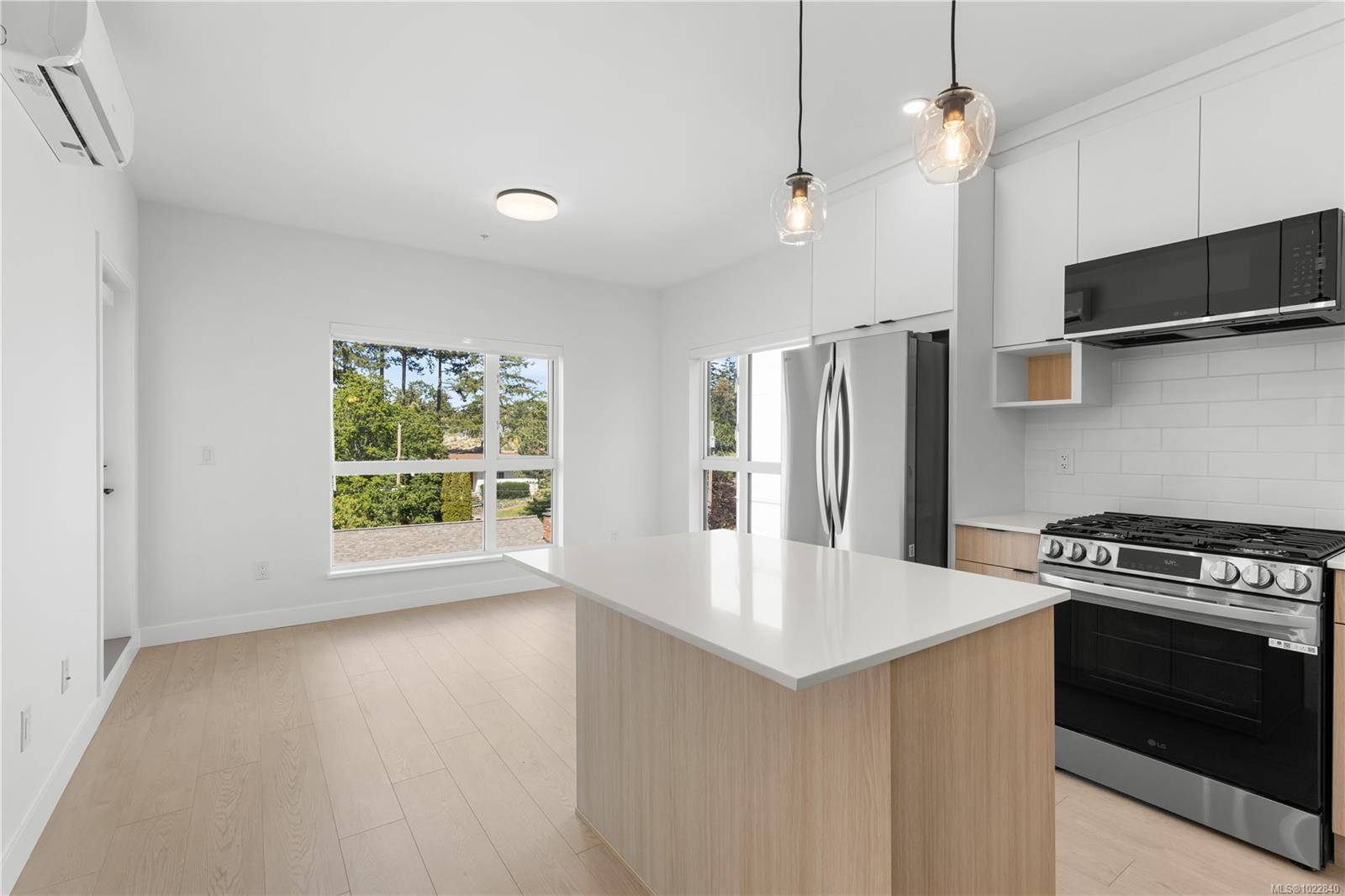 Langford, BC V9B 3R8,2629 Millstream Rd #417