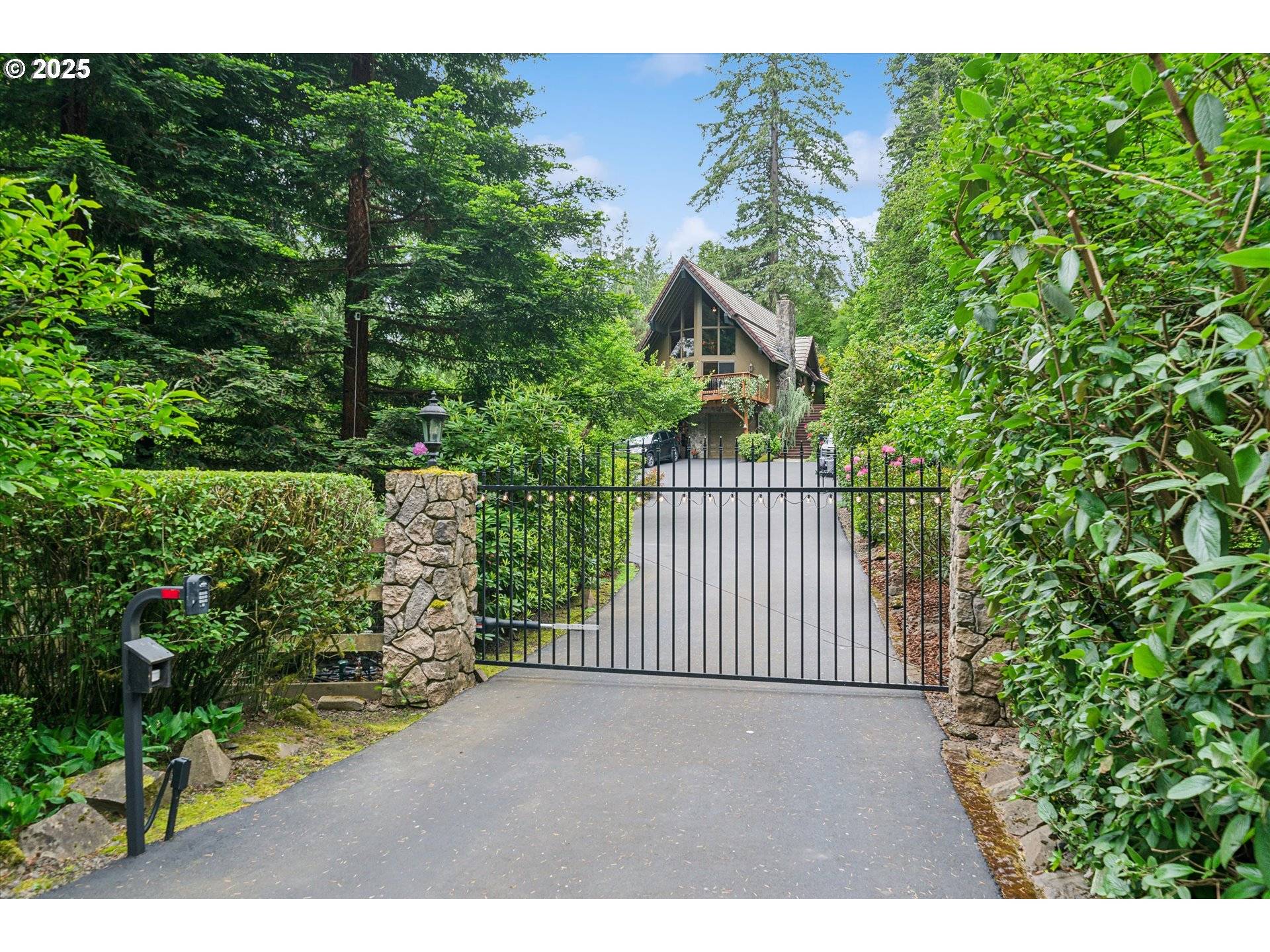 West Linn, OR 97068,30625 SW RIVERWOOD DR