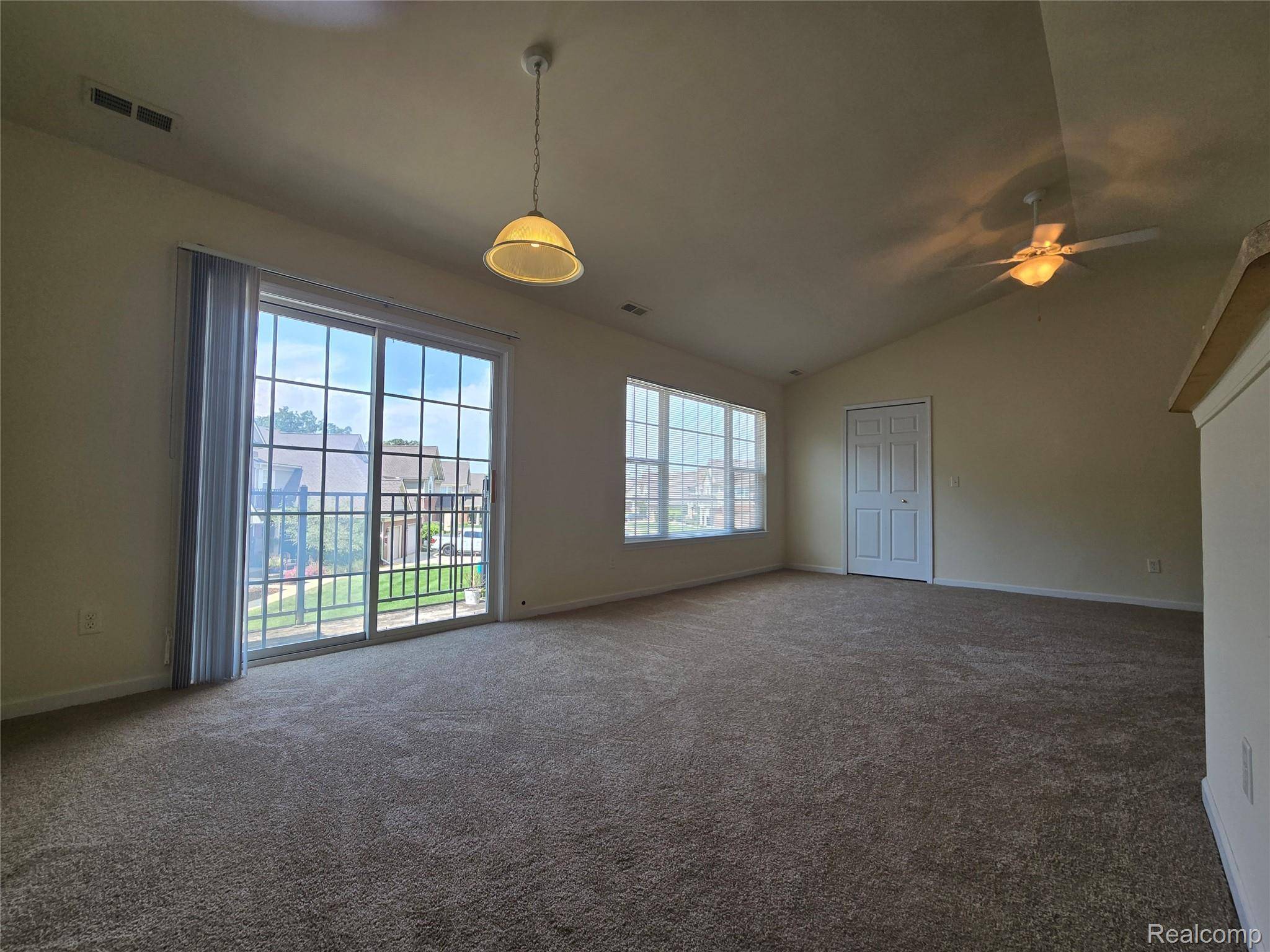 Trenton, MI 48183,27640 Hidden Oaks DR