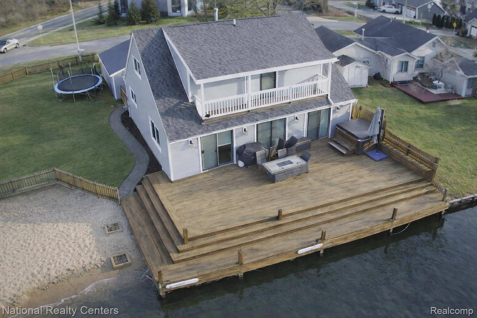 Waterford, MI 48328,1390 Bamford DR