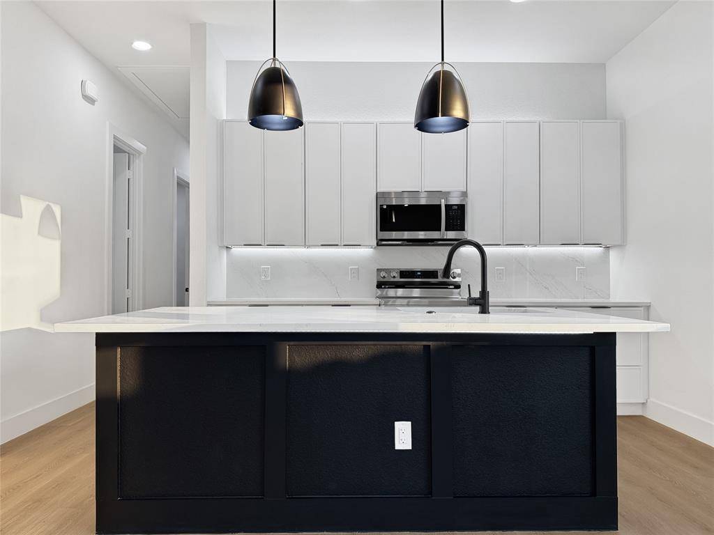 Dallas, TX 75216,1833 Atlas Drive