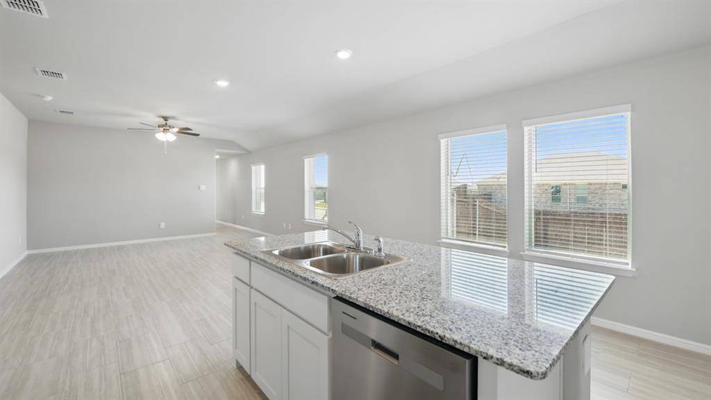 Denton, TX 76259,544 SHADED GROVE Drive