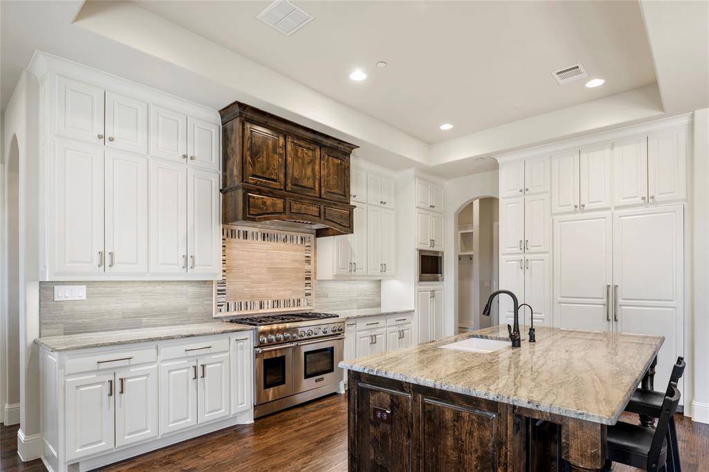 Southlake, TX 76092,913 La Salle Lane