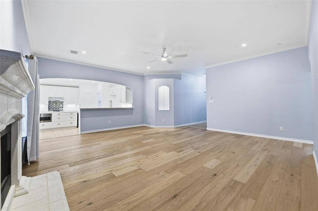 Burleson, TX 76028,835 Evergreen Lane