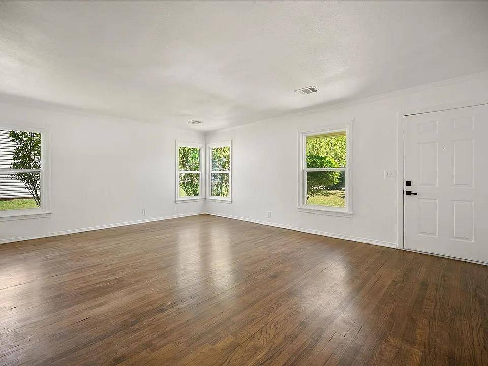 Fort Worth, TX 76116,5048 Cedar Hill Road