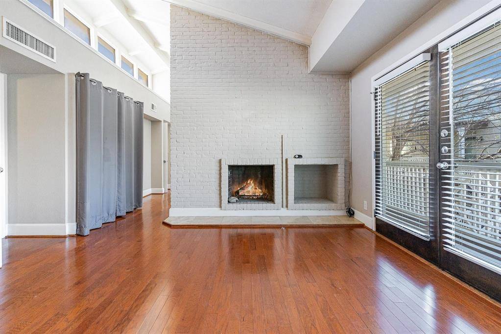 Dallas, TX 75206,5934 Sandhurst Lane #207