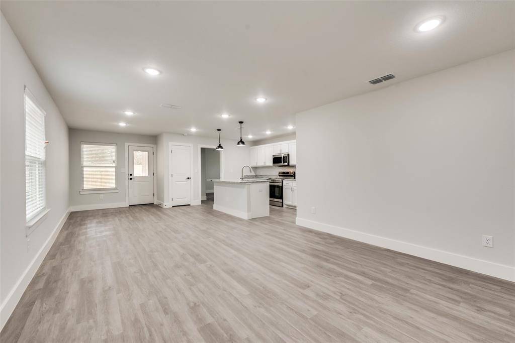 Bonham, TX 75418,420 E 5th Street