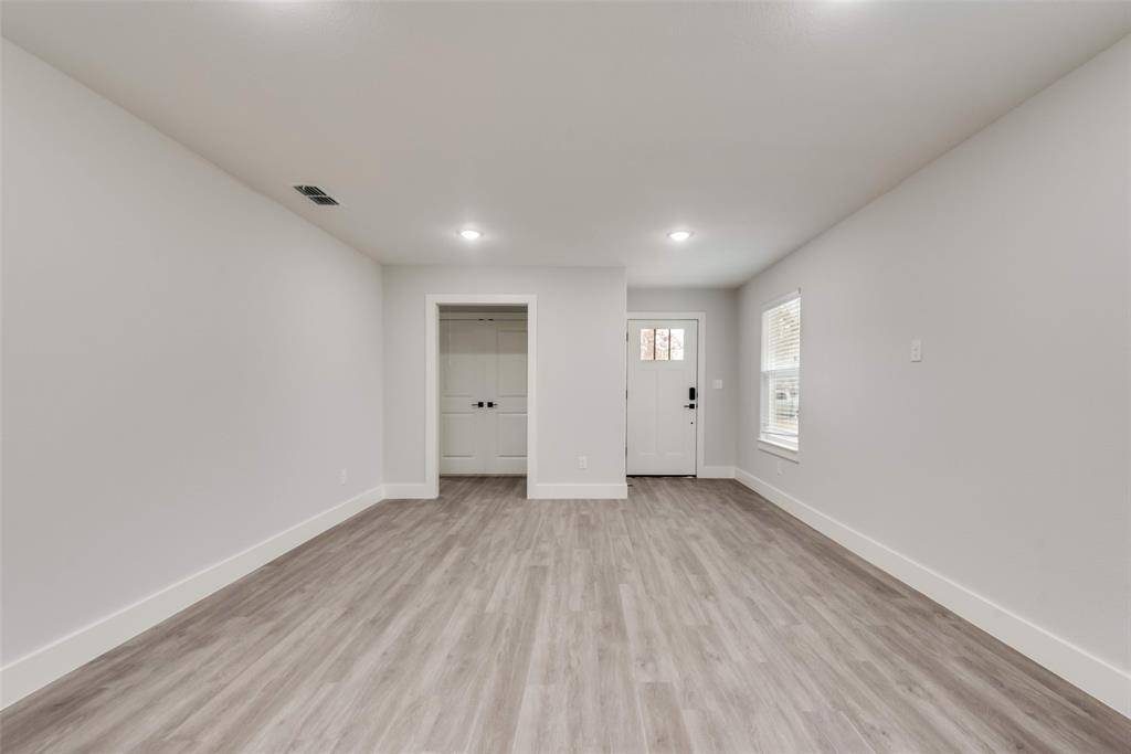 Bonham, TX 75418,420 E 5th Street