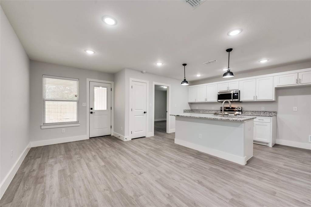 Bonham, TX 75418,420 E 5th Street