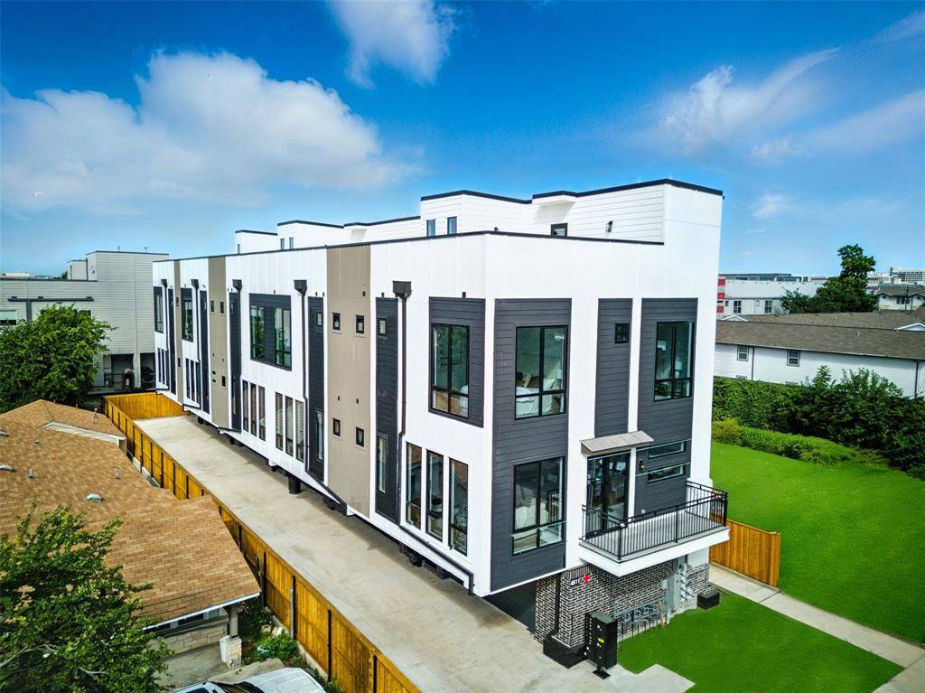 Dallas, TX 75219,4611 Fairmount Street #105