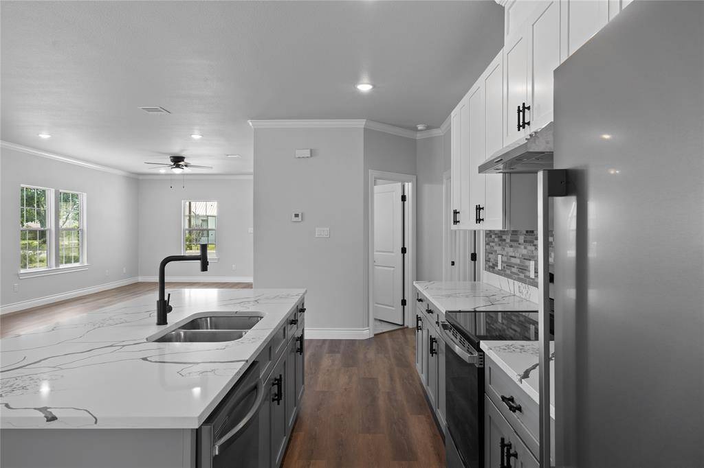 Kosse, TX 76653,502 N Mignonette Drive