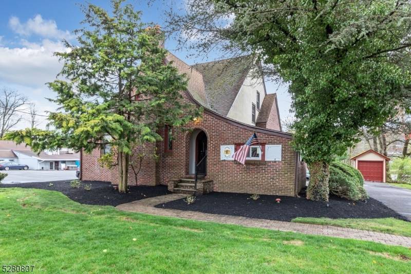 Watchung Boro, NJ 07069,153 Stirling Rd