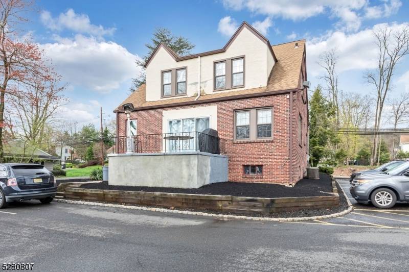 Watchung Boro, NJ 07069,153 Stirling Rd