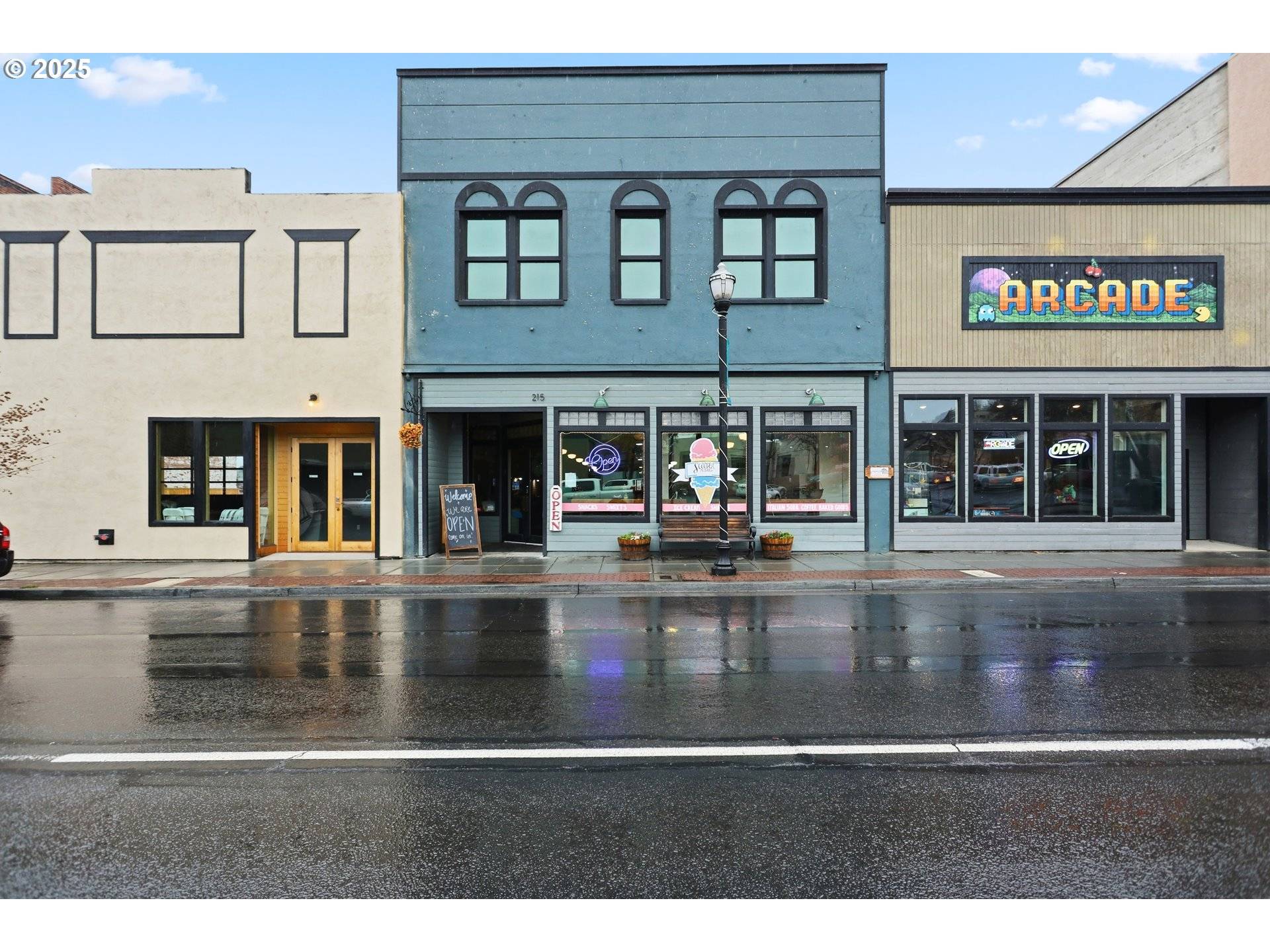 The Dalles, OR 97058,215 E 2ND ST