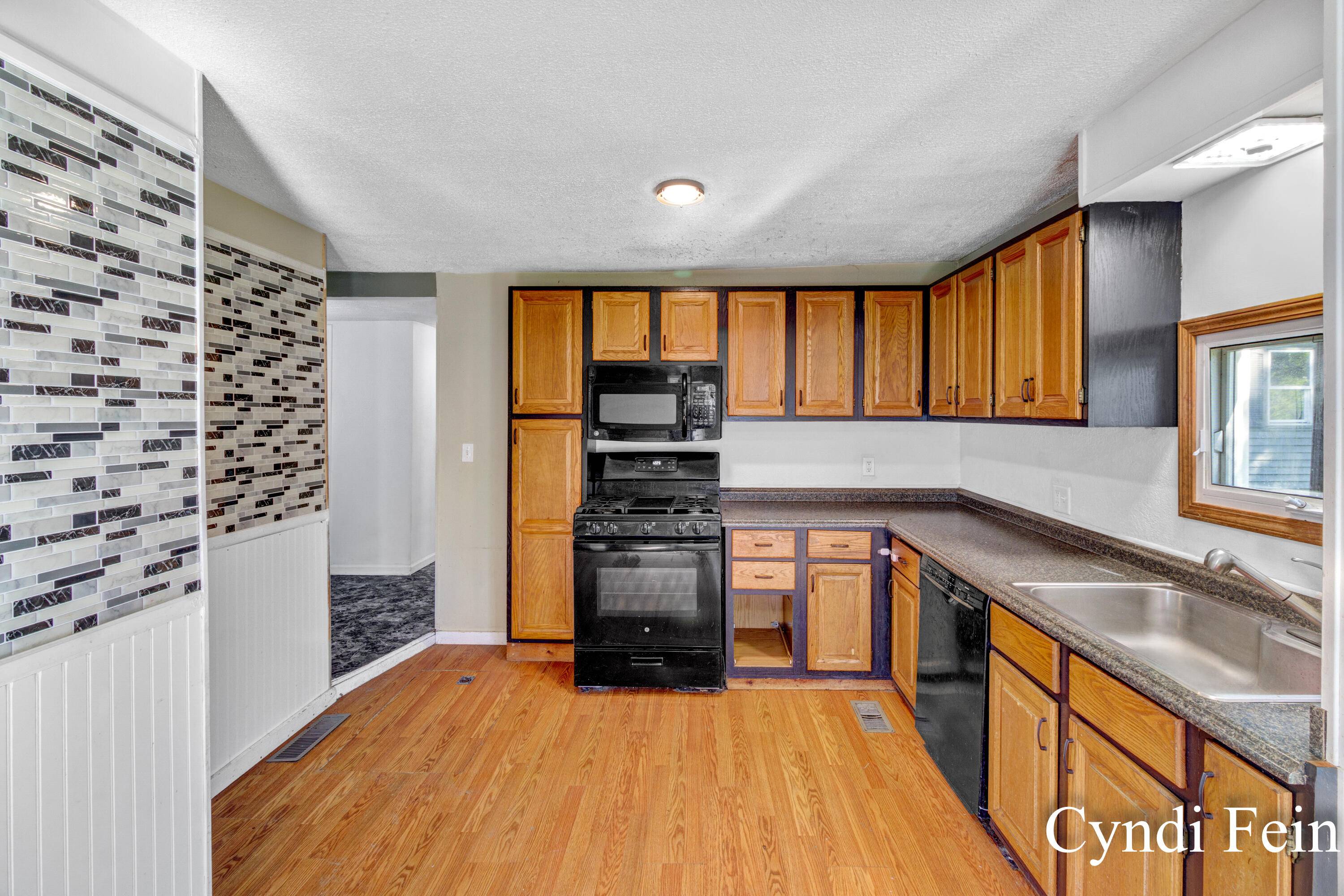 Comstock Park, MI 49321,105 6 Mile RD NE