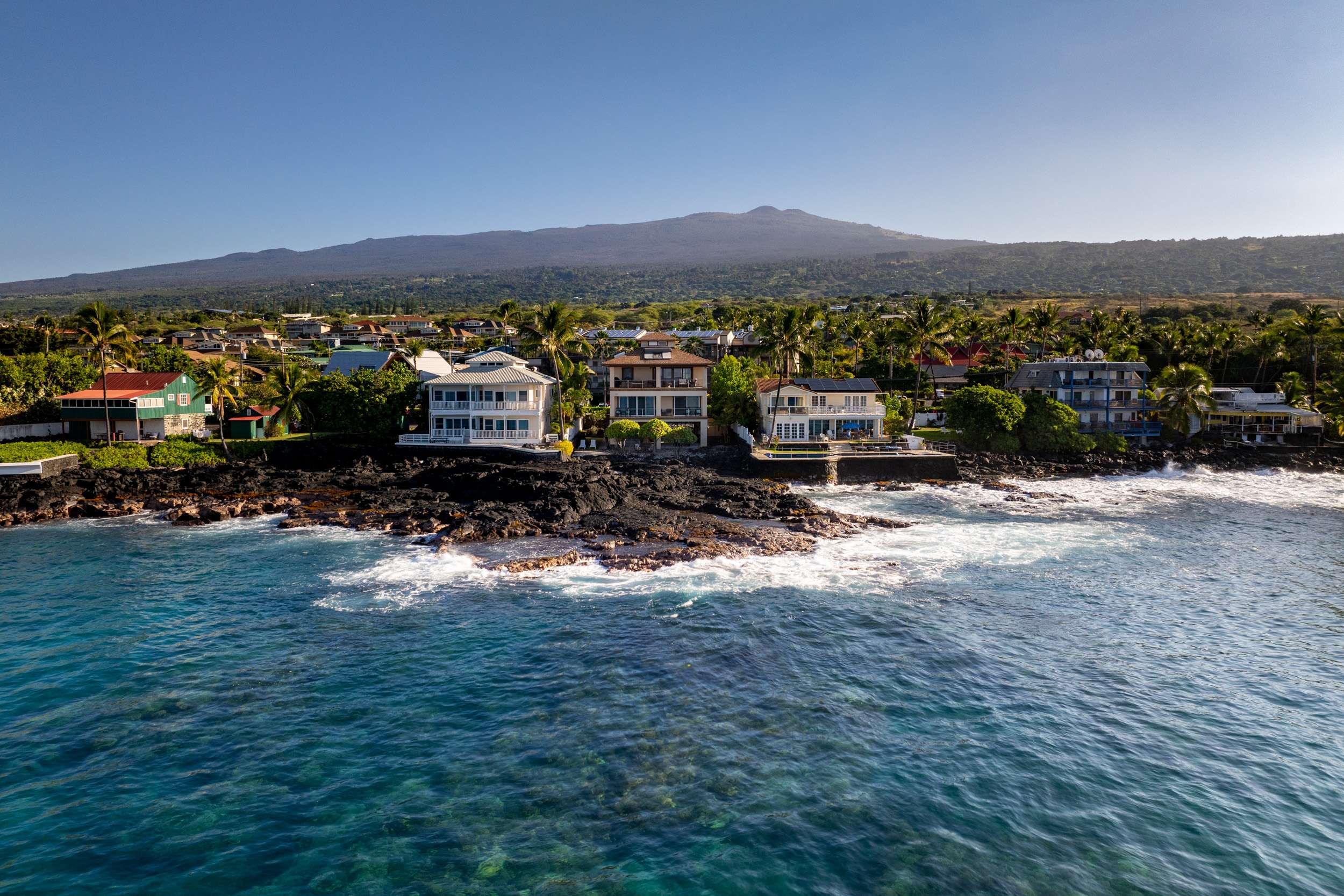 Kailua-kona, HI 96740,75-5952 ALII DR