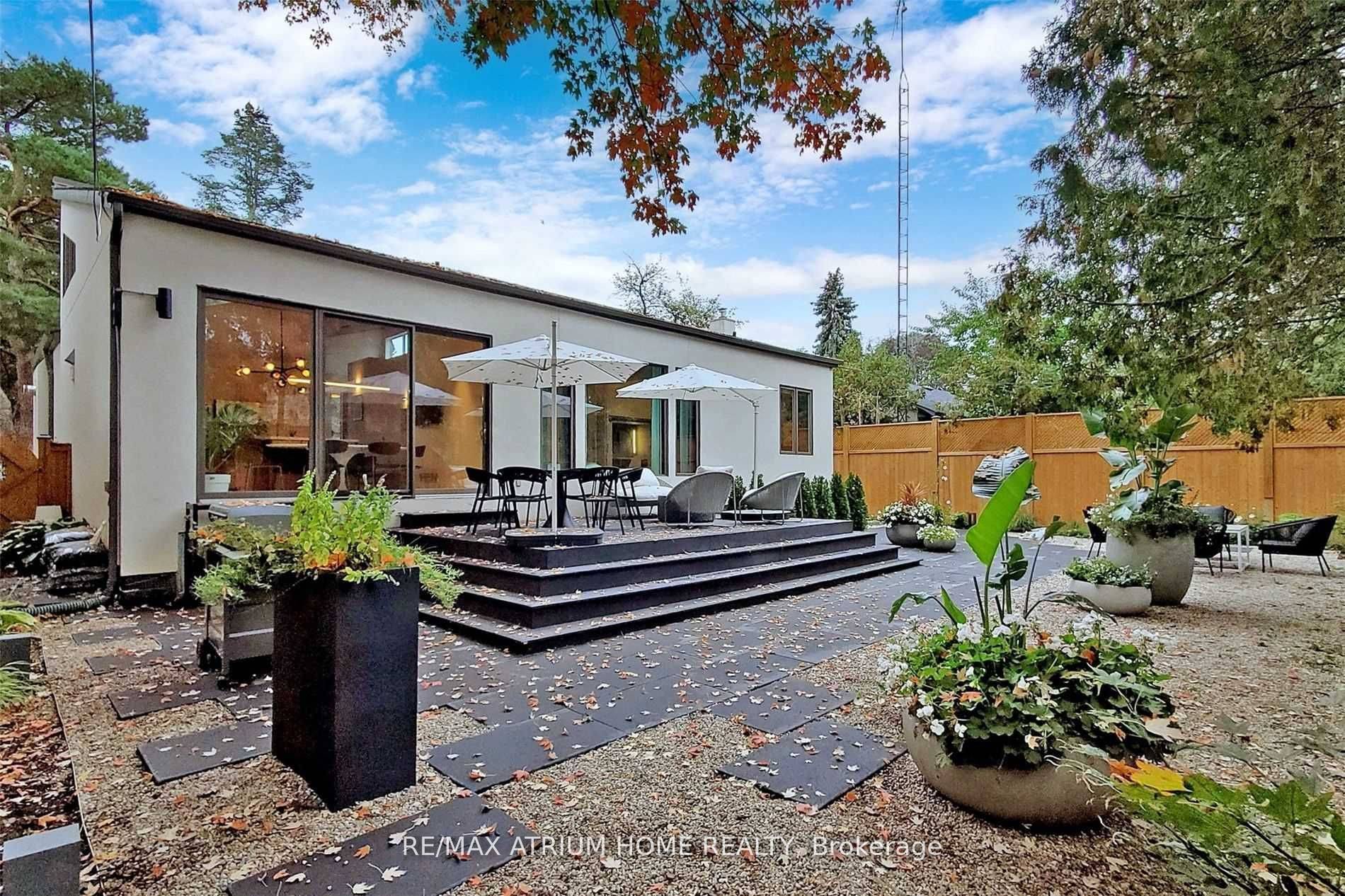 Toronto C13, ON M3B 2T1,87 Berkinshaw CRES