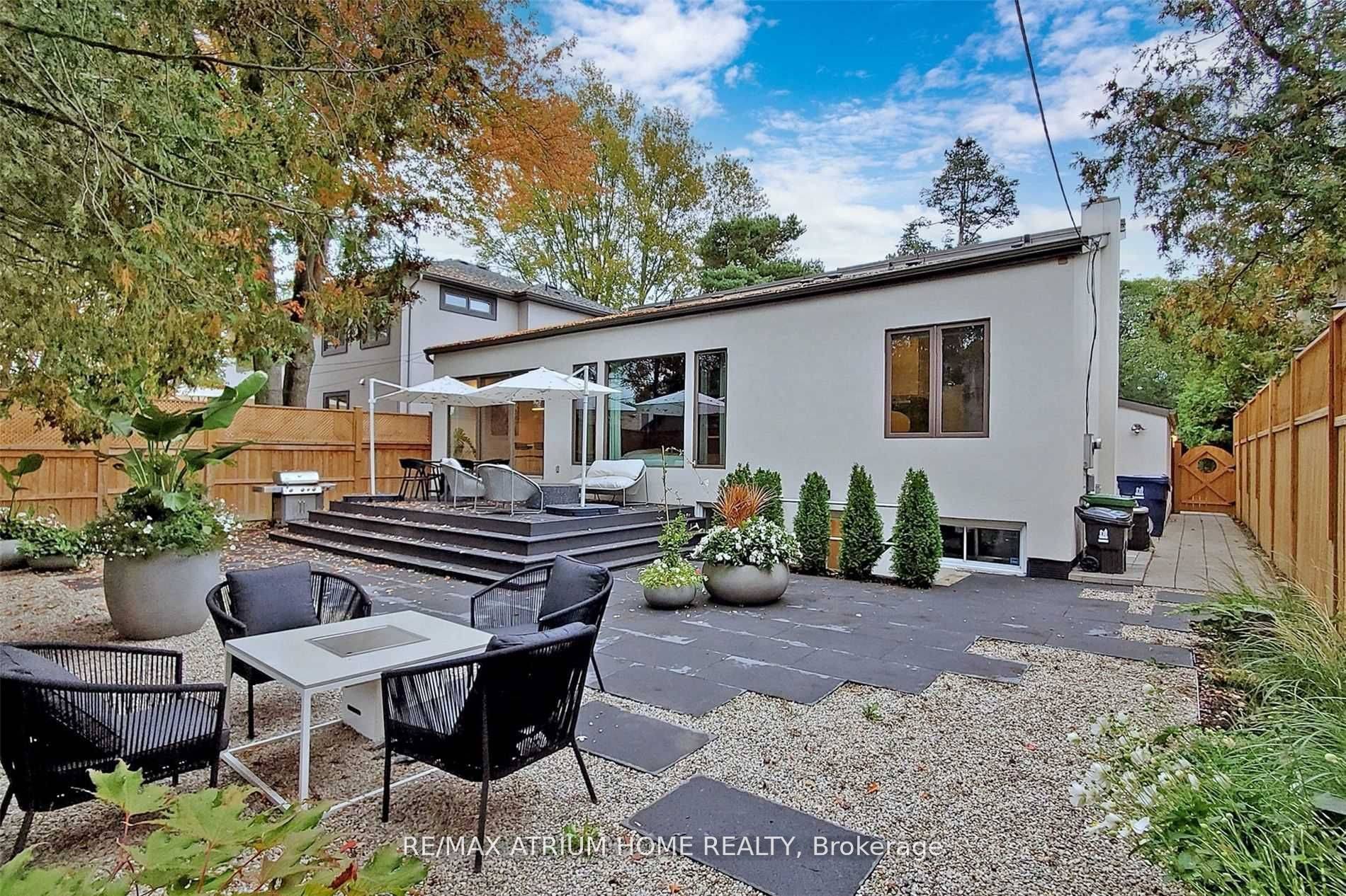 Toronto C13, ON M3B 2T1,87 Berkinshaw CRES