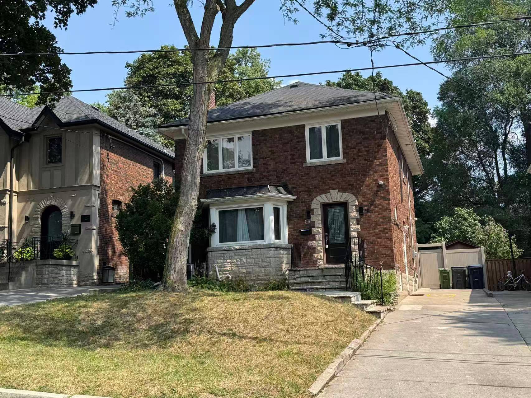 Toronto C03, ON M5P 2L9,25 Duncannon DR