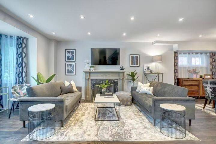 Toronto C03, ON M5P 2L9,25 Duncannon DR