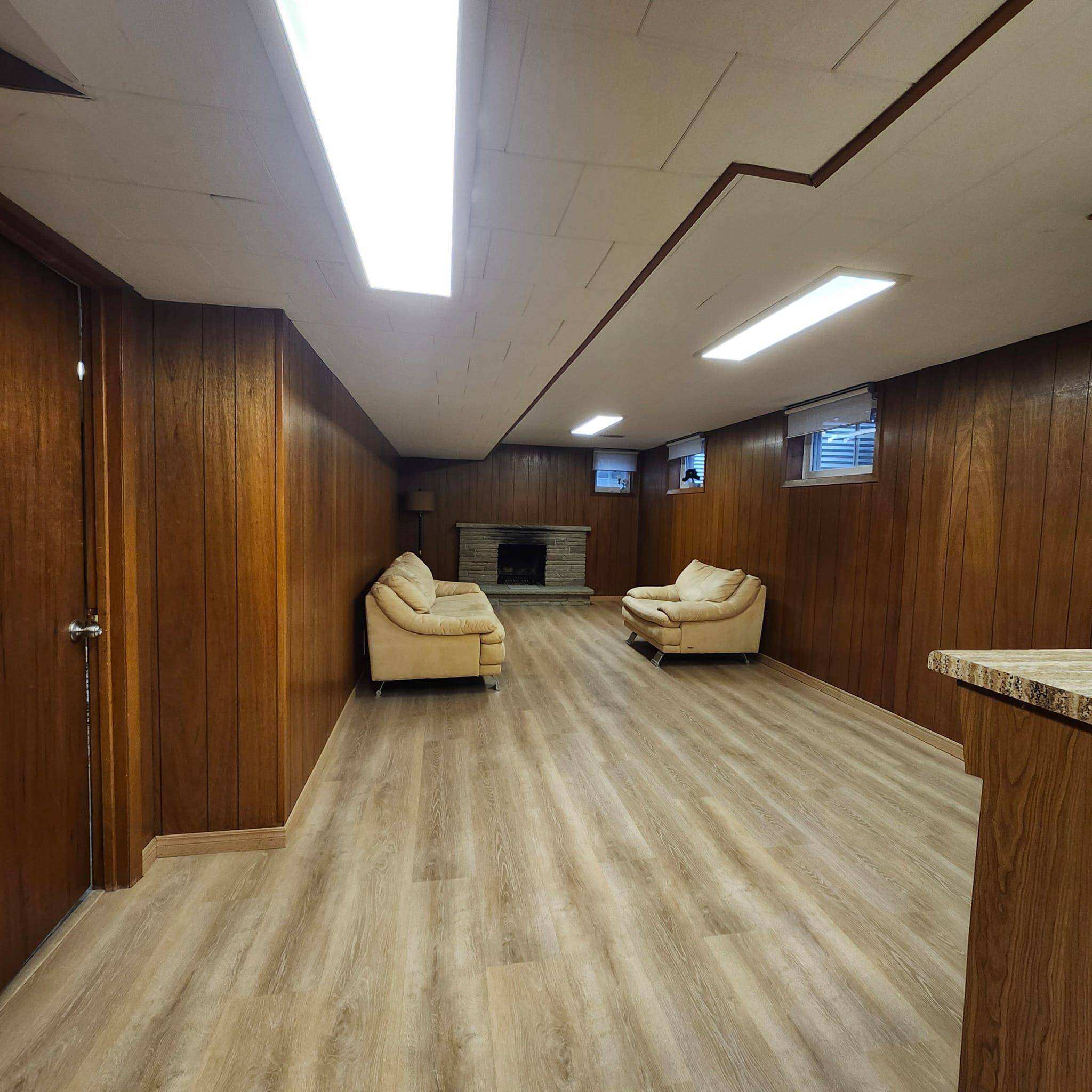 Toronto C12, ON M2P 1R5,223 Old Yonge ST #LOWER