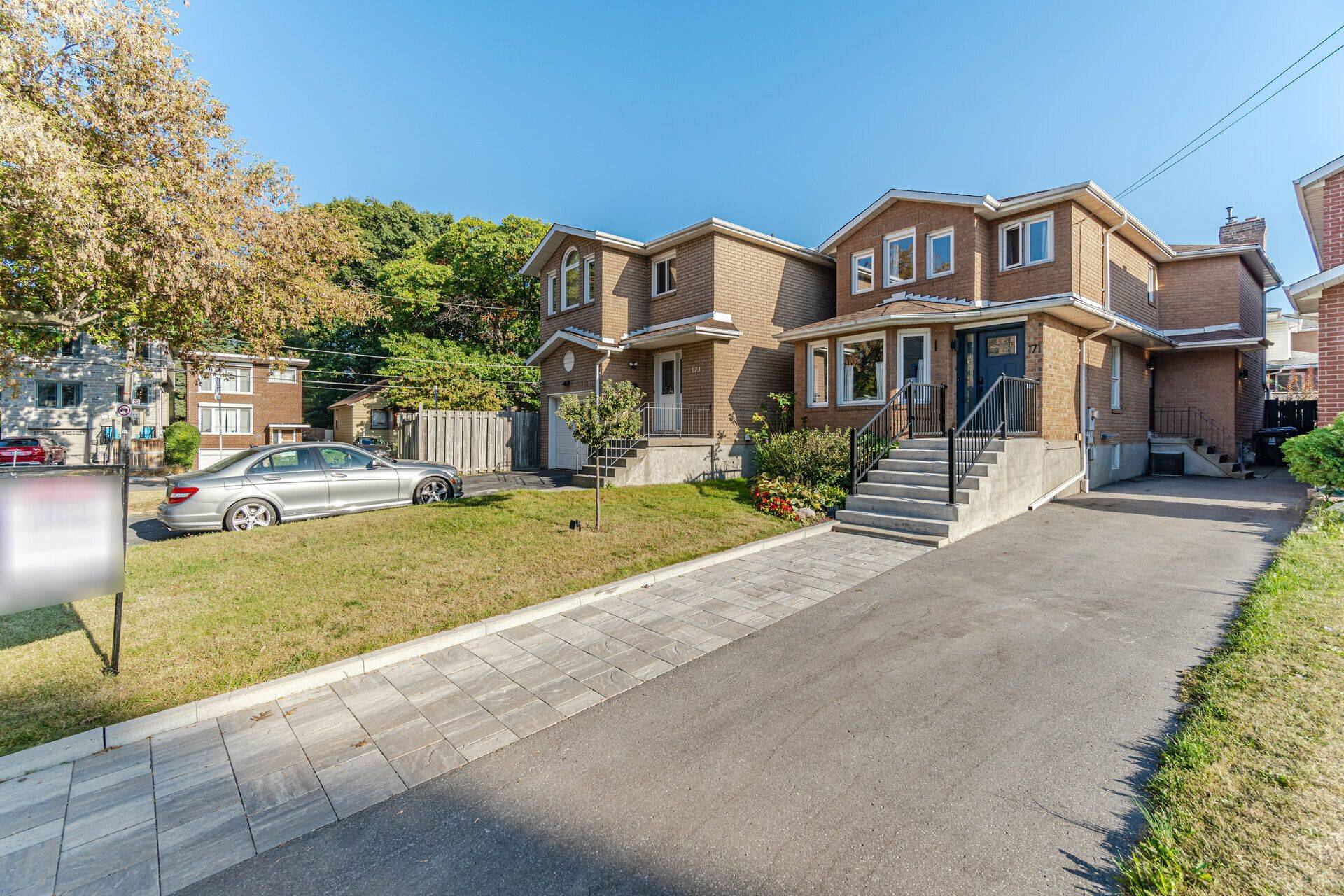 Toronto E06, ON M1N 1X9,171 Clonmore DR