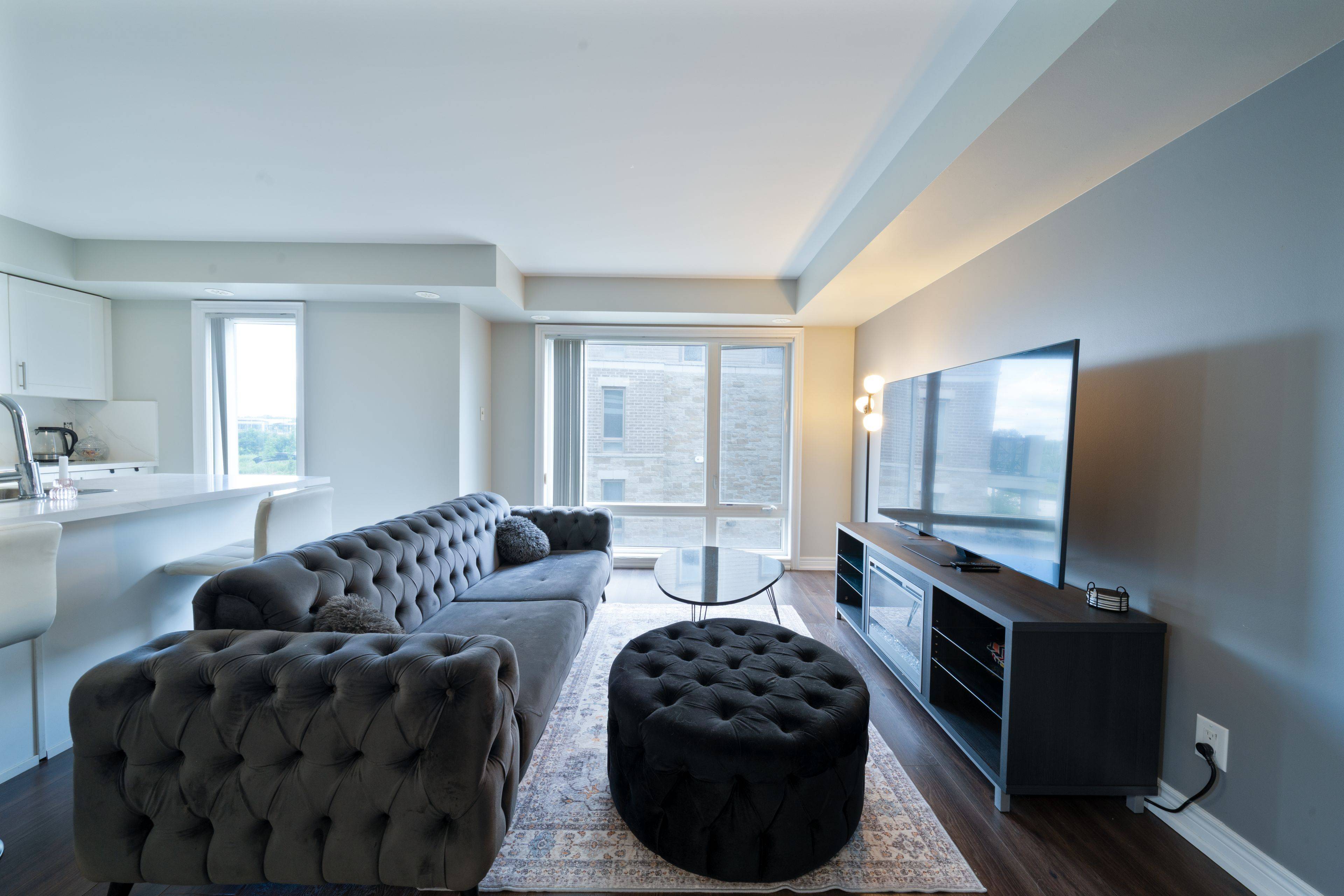 Markham, ON L6B 1N3,2 Dunsheath WAY #132