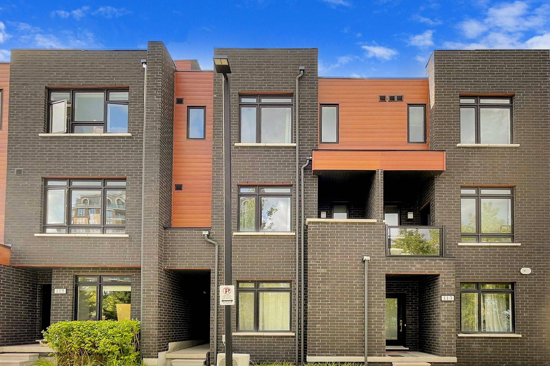 Richmond Hill, ON L4C 5T4,370 D Red Maple RD #112