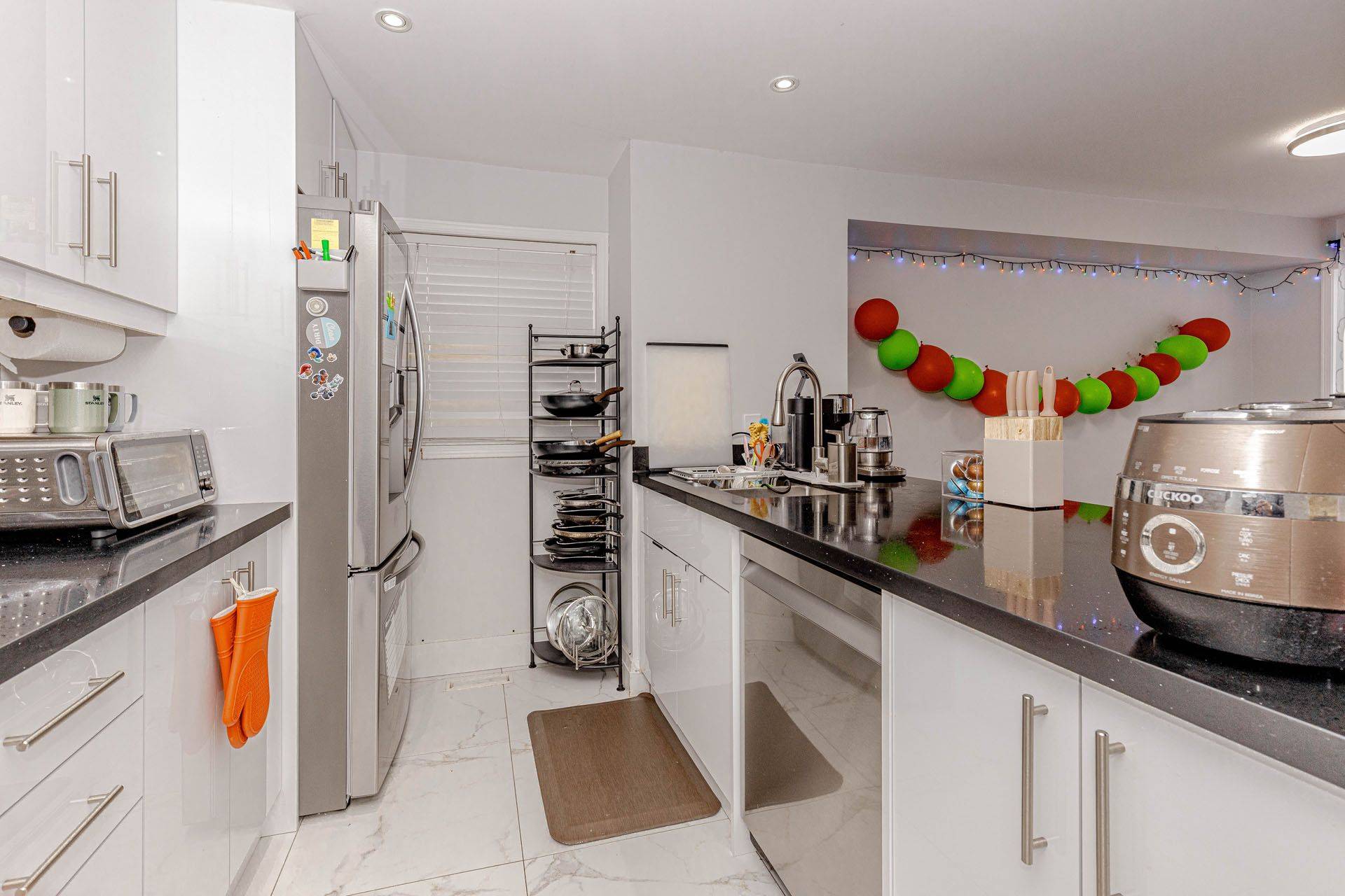 Barrie, ON L4N 8S9,13 White Elm RD