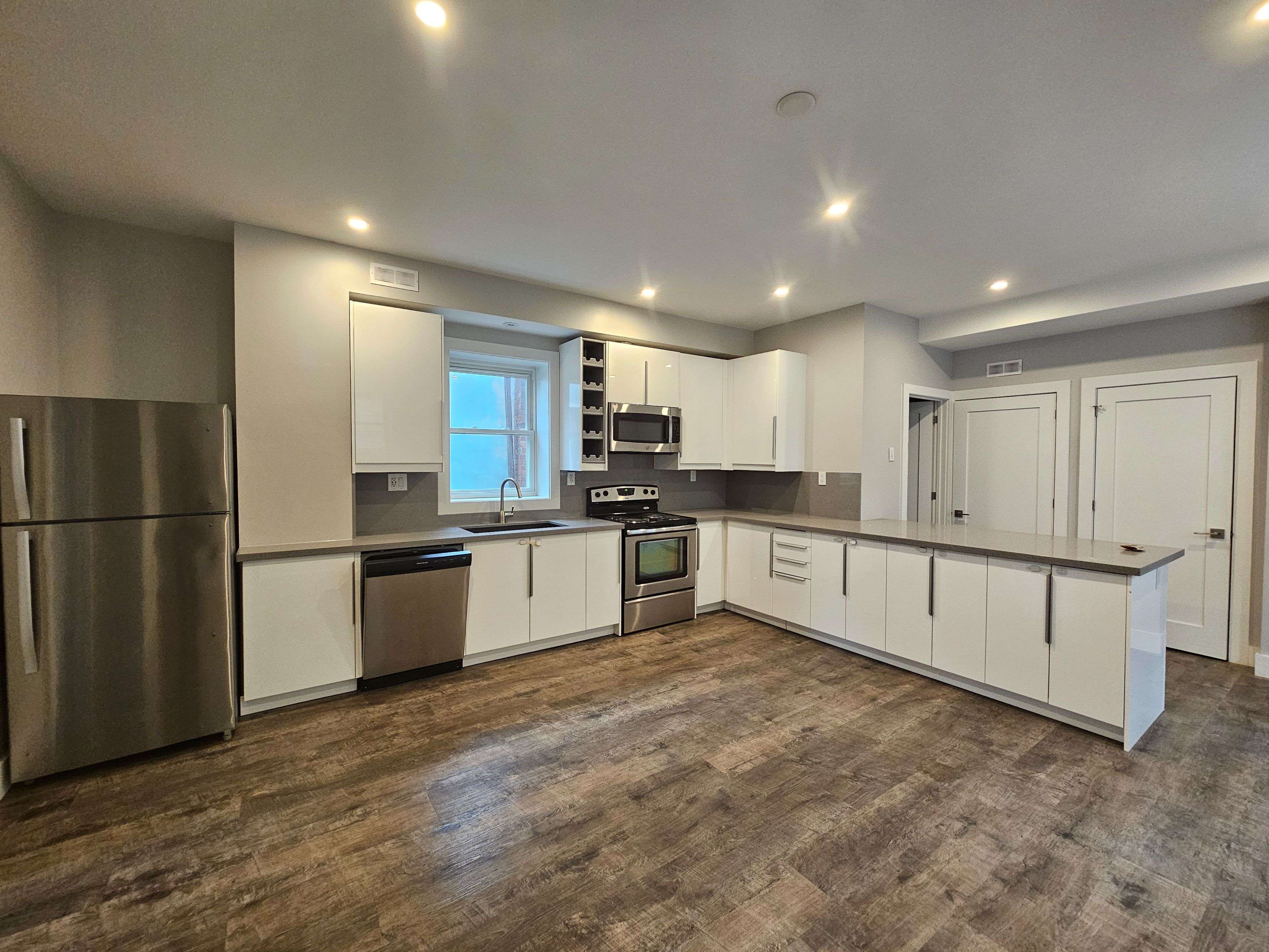 Toronto W03, ON M6N 3K5,333 Silverthorn AVE ##1